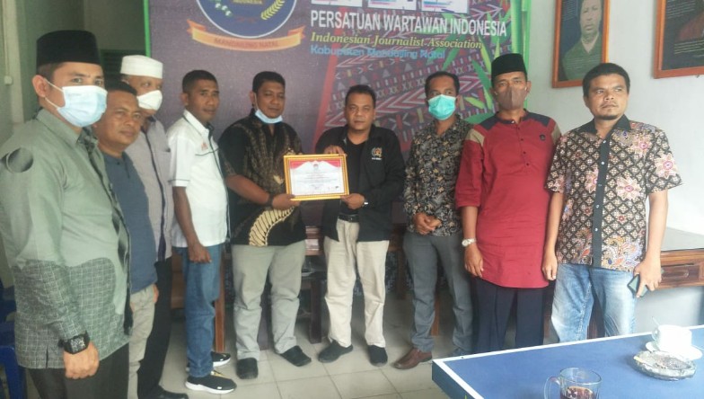 PWI DAPAT PENGHARGAAN
