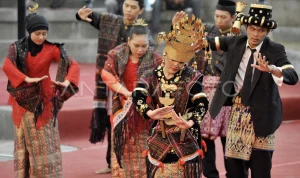 tortor-onang-onang-4xjt-dom